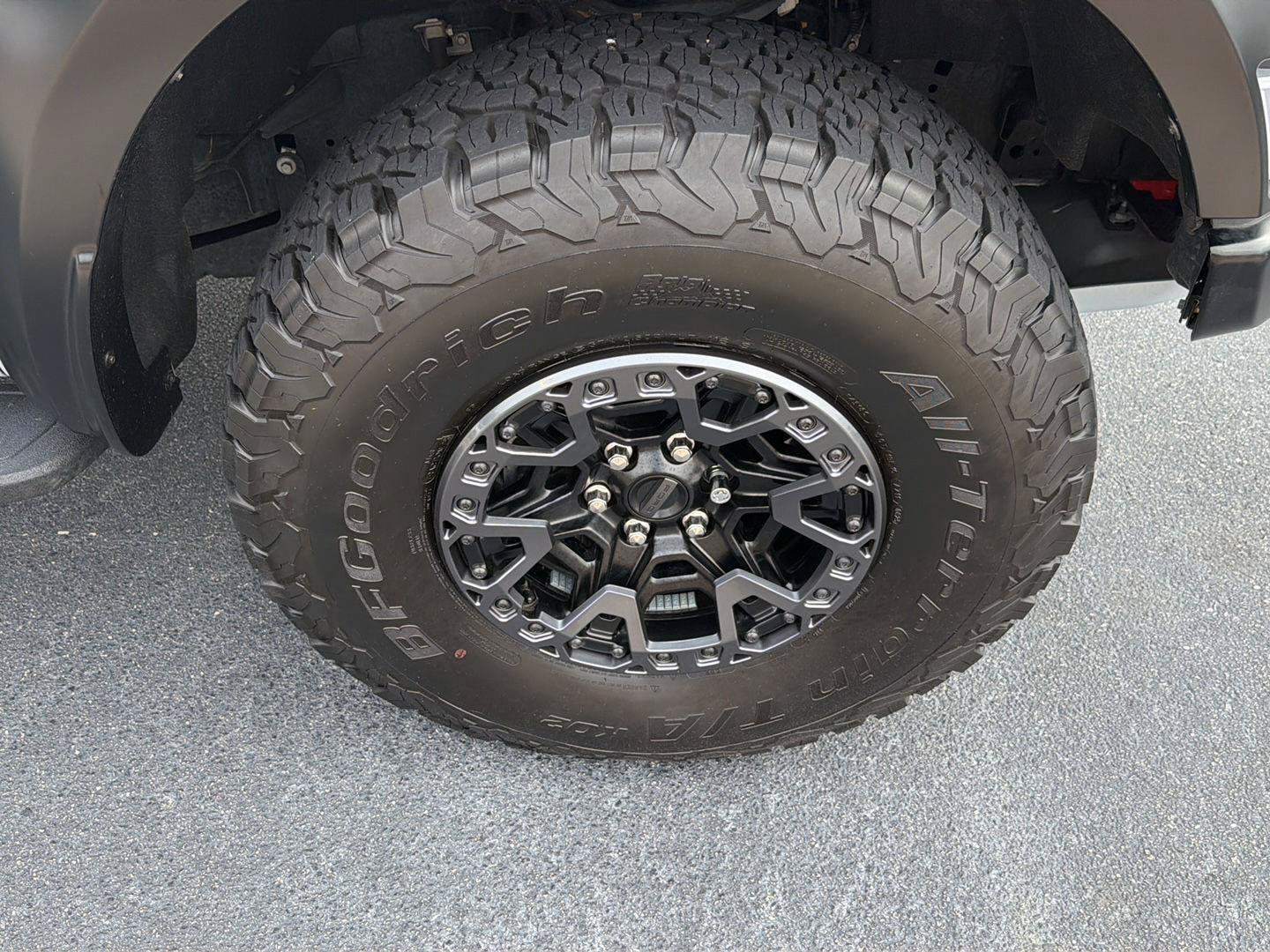 Used 2025 Ford F150 Raptor w/ Equipment Group 803A Raptor R AWD/4WD image 46
