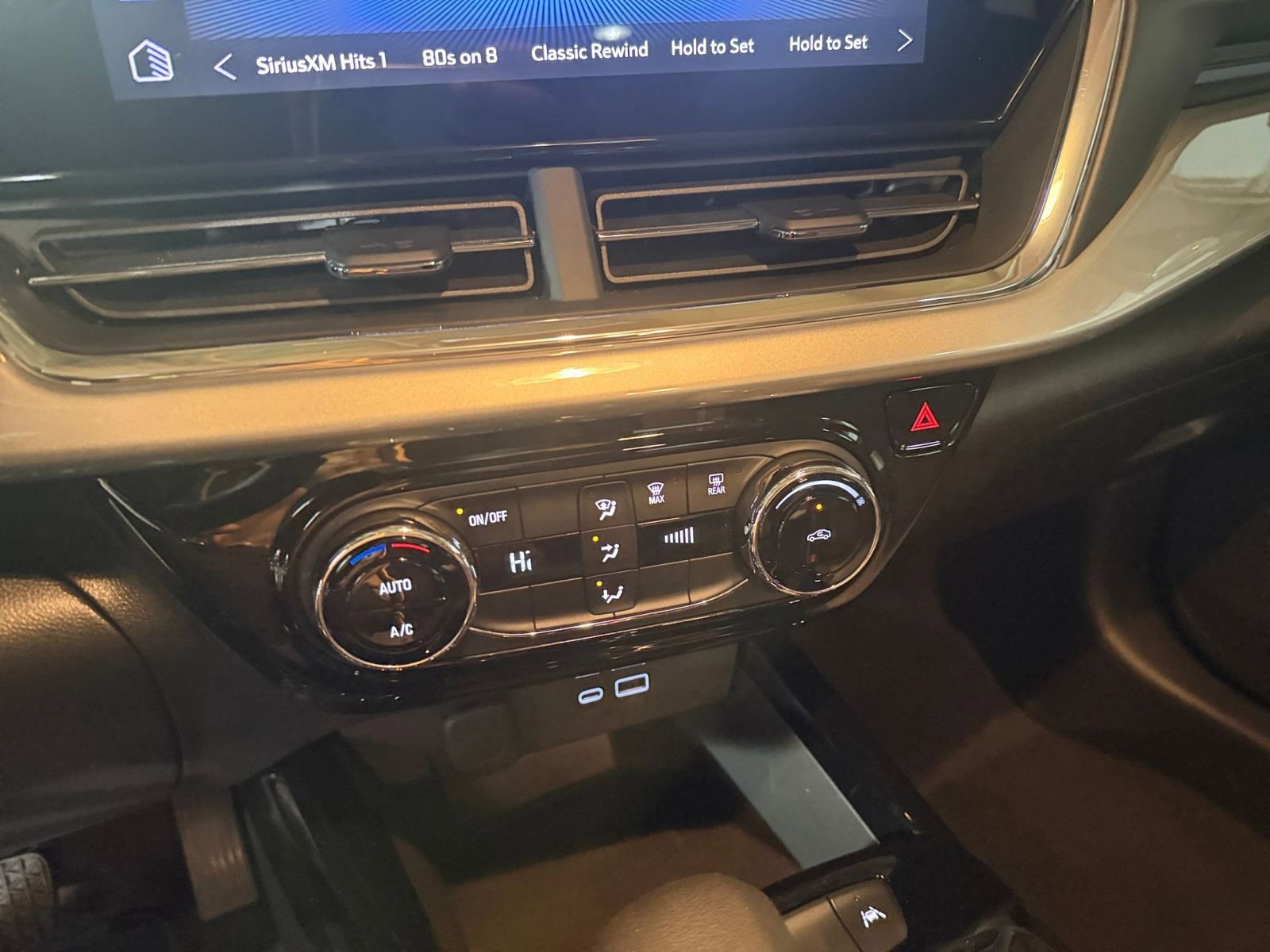 Used 2025 Chevrolet Trax LT image 18