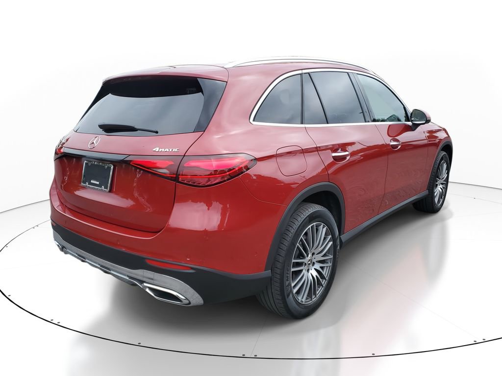 Used 2024 Mercedes-Benz GLC 300 4MATIC image 4