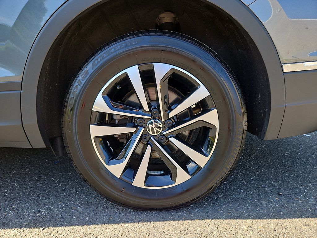 Certified 2024 Volkswagen Tiguan S AWD/4WD image 8