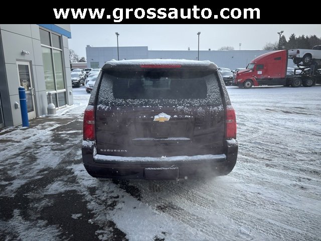 Used 2017 Chevrolet Suburban LT w/ Luxury Package image 6