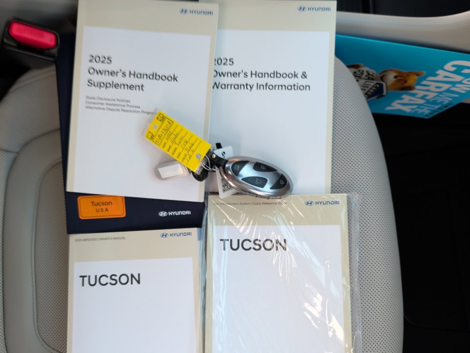 Used 2025 Hyundai Tucson Limited image 34