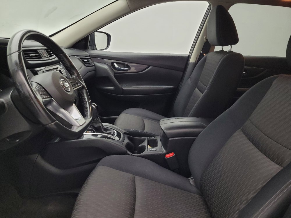 Used 2018 Nissan Rogue SV w/ Sun & Sound Touring Package AWD/4WD image 17