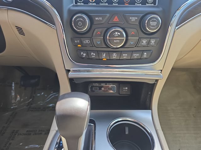 Used 2018 Jeep Grand Cherokee Overland AWD/4WD image 27
