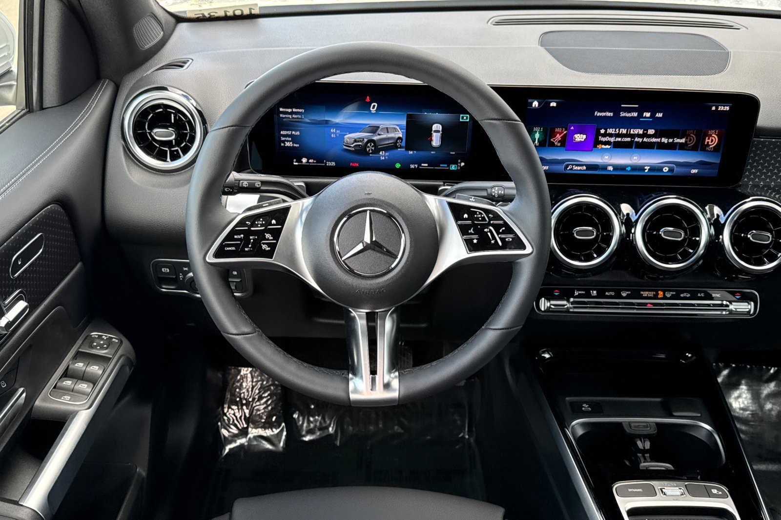 New 2026 Mercedes-Benz GLB 250 4MATIC image 14