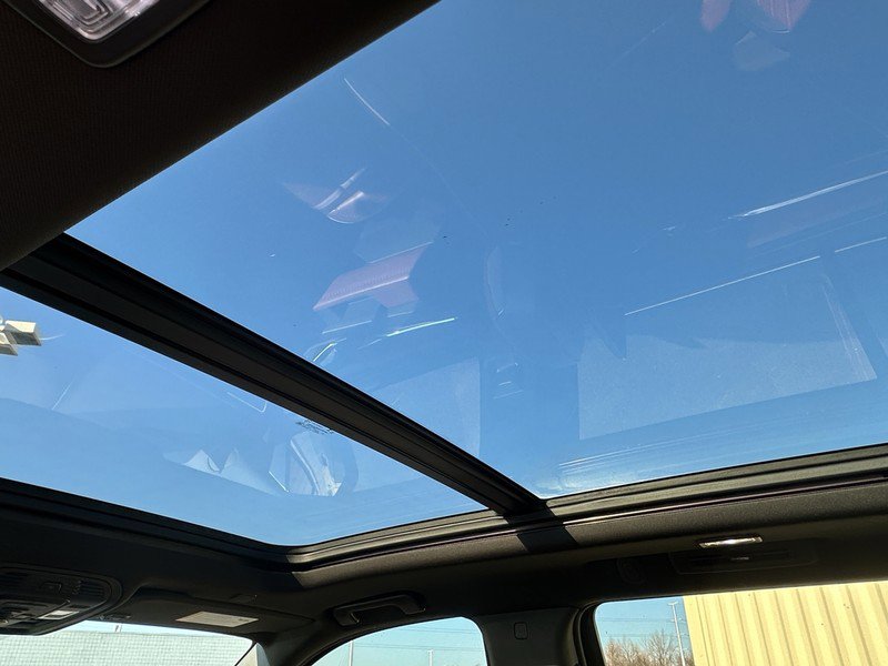 Used 2023 GMC Yukon Denali Ultimate image 12