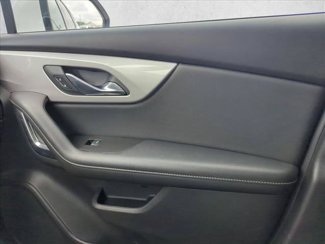 Used 2025 Chevrolet Blazer LT FWD image 23