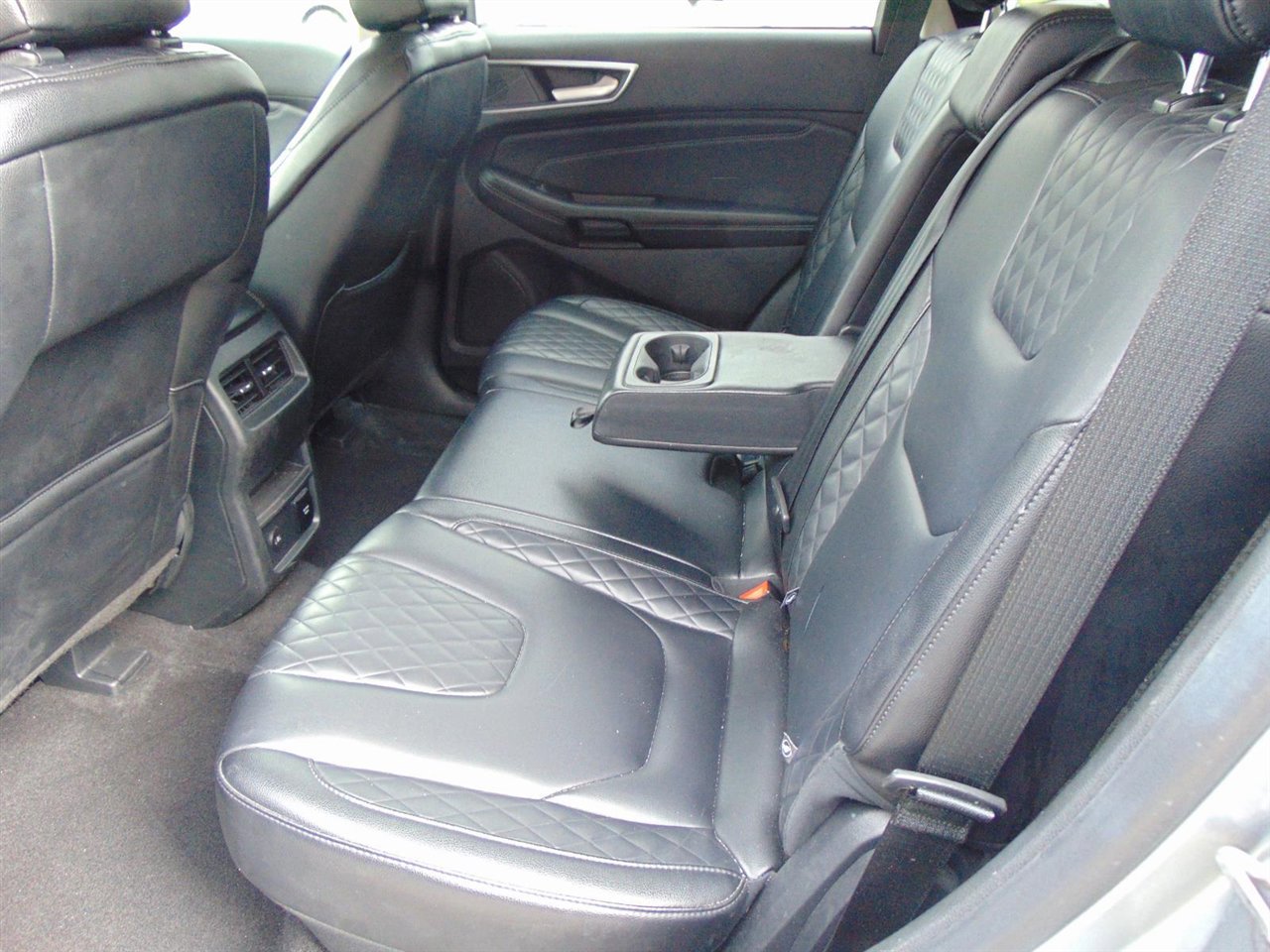 Used 2024 Ford Edge Titanium image 16