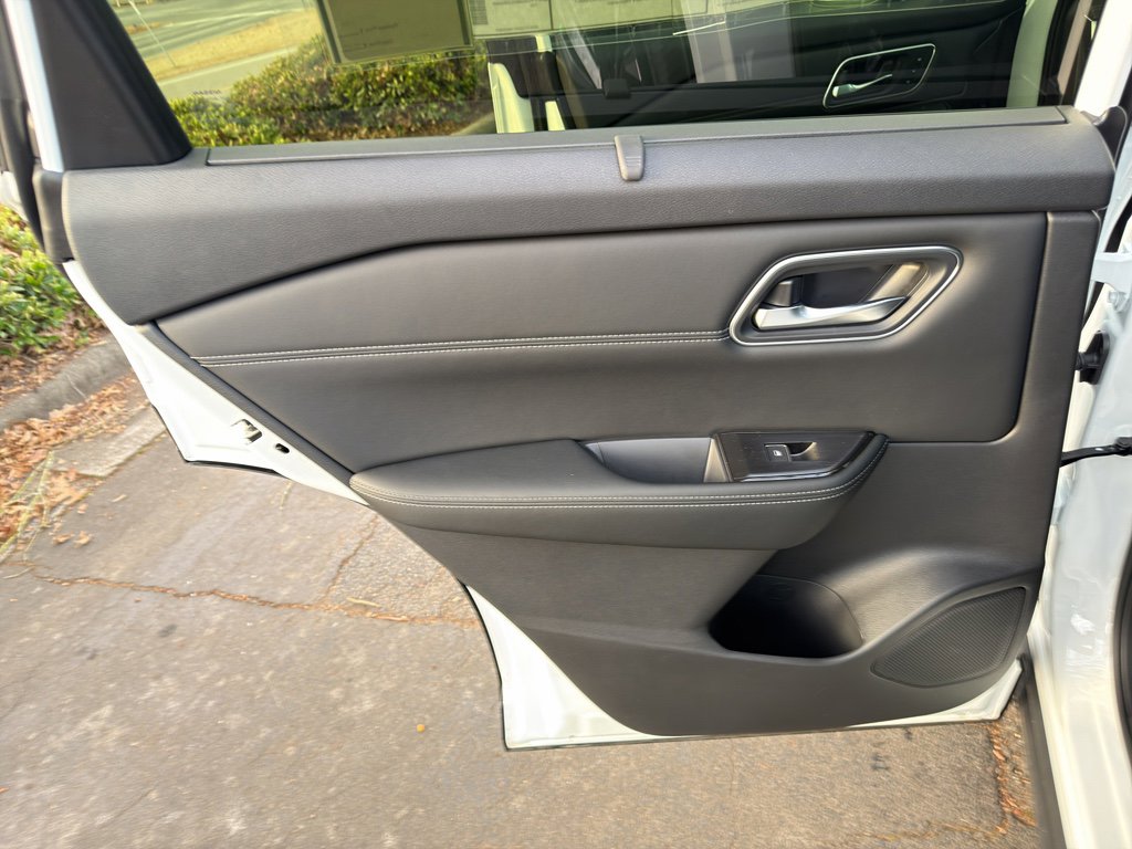 New 2026 Nissan Rogue Platinum w/ Platinum Premium Package image 31