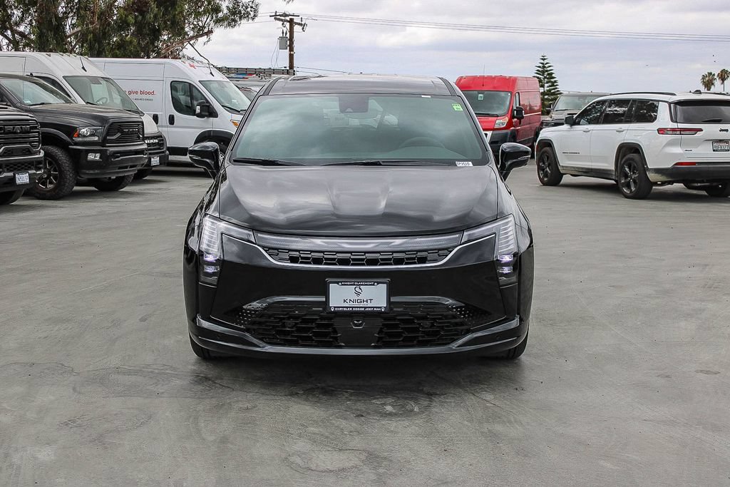 New 2027 Chrysler Pacifica Select FWD image 3