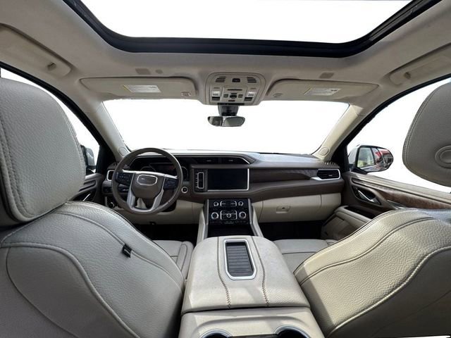 Used 2021 GMC Yukon XL Denali w/ Denali Premium Package image 12
