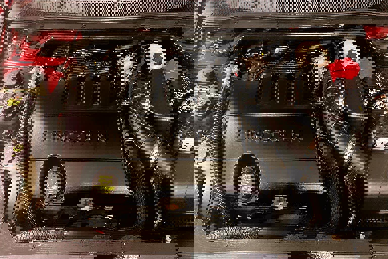 Used 2012 Lincoln MKS image 29