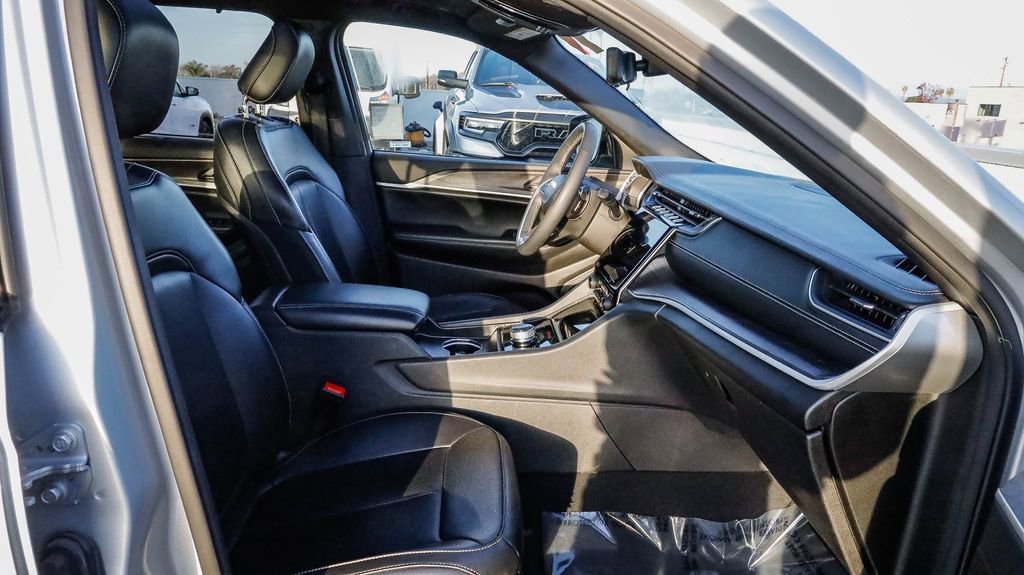 Certified 2024 Jeep Grand Cherokee L Limited w/ Luxury Tech Group II image 54