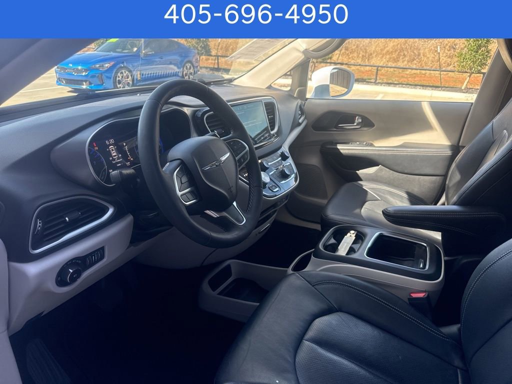 Used 2022 Chrysler Pacifica Touring-L image 46