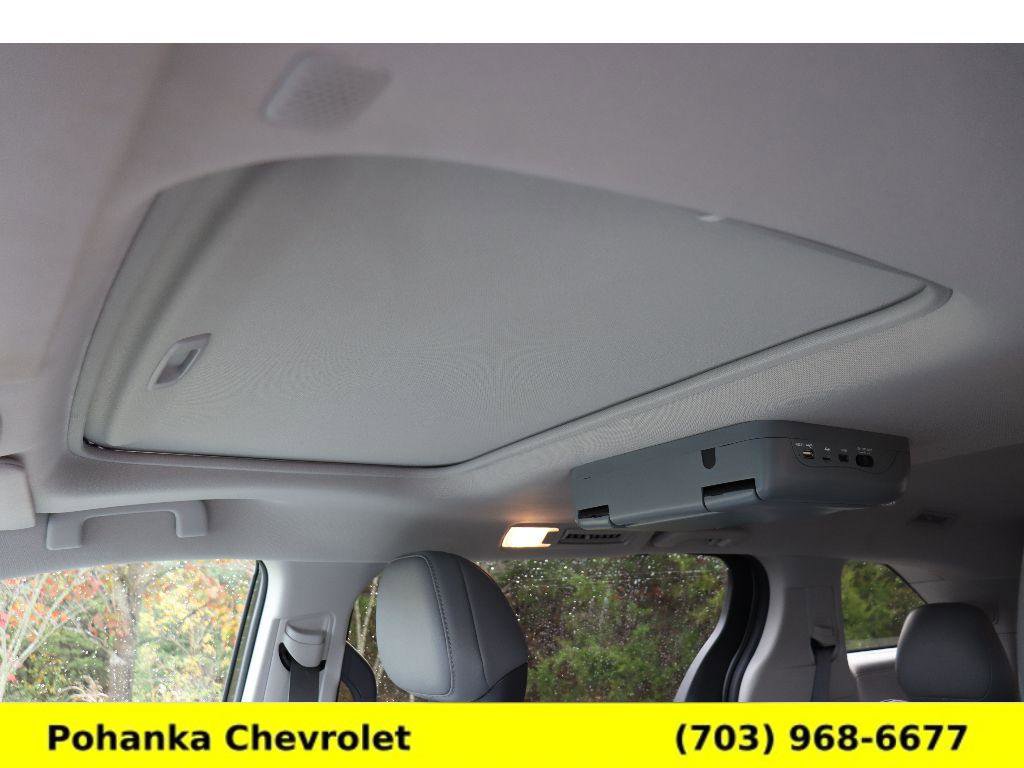 Used 2022 Toyota Sienna XLE image 18