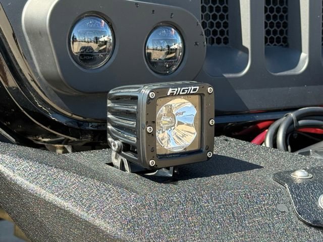 Used 2022 Jeep Gladiator Rubicon w/ Cold Weather Group AWD/4WD image 19