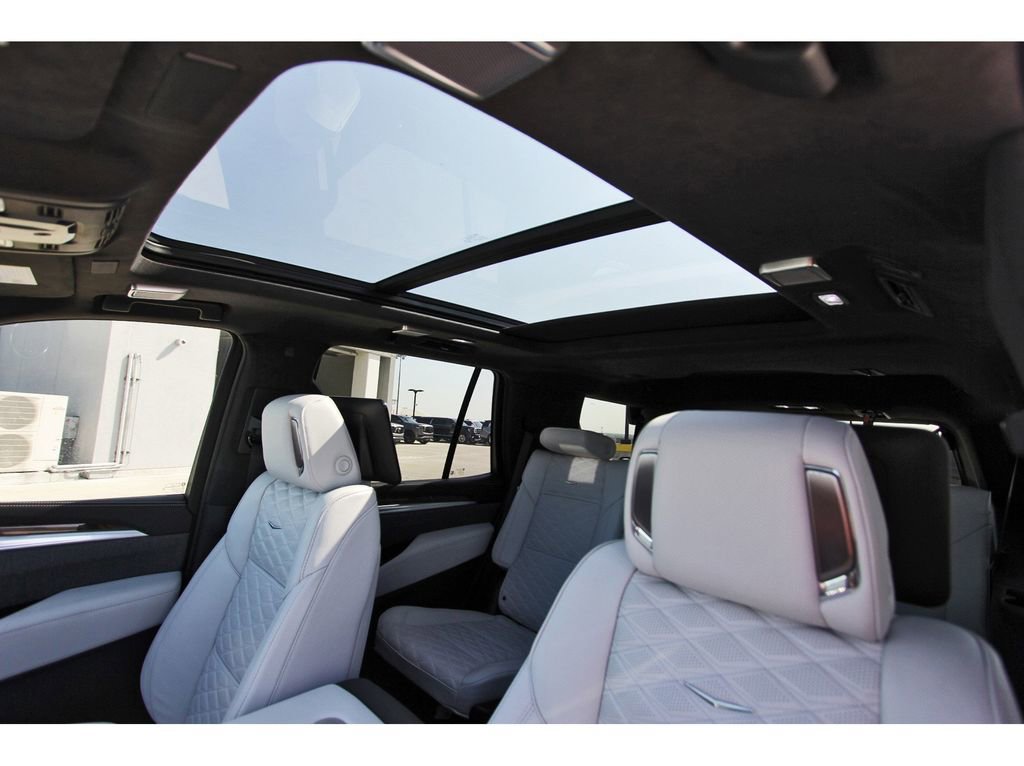 New 2025 Cadillac Escalade Sport Platinum w/ LPO, ONYX Package image 23