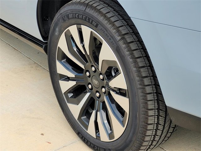 New 2025 Ford Expedition Max Platinum w/ Driver's Package image 5