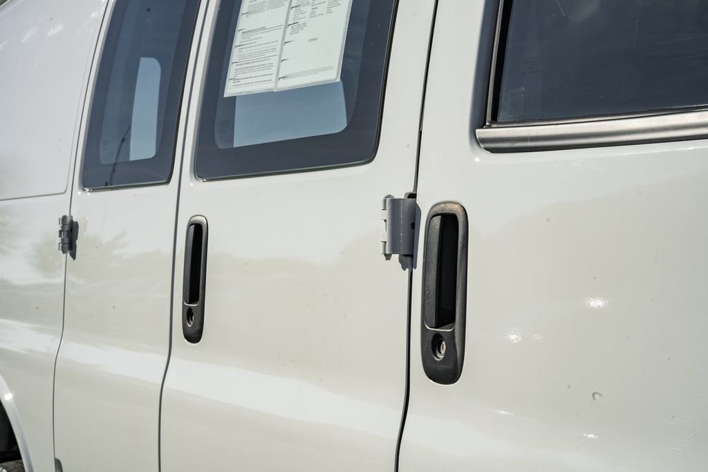 Used 2023 GMC Savana 2500 image 17