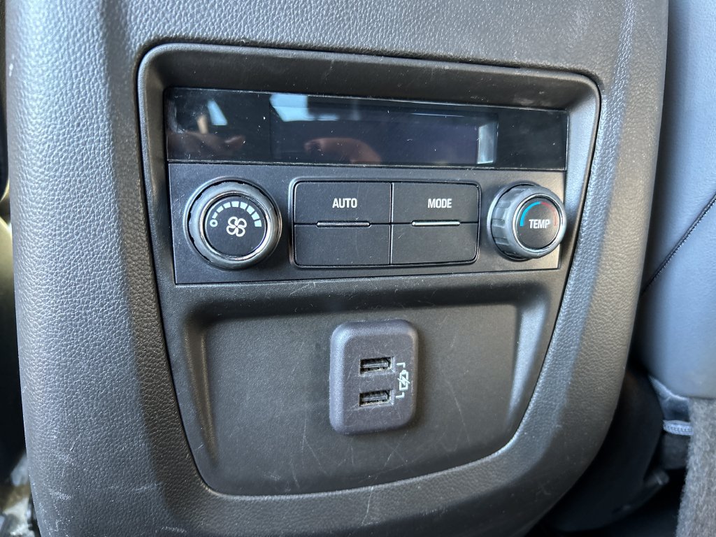 Used 2023 Buick Enclave Essence AWD/4WD image 17
