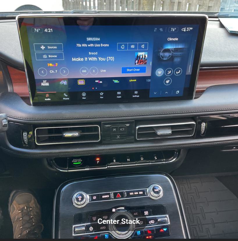 Used 2022 Lincoln Nautilus Reserve image 10