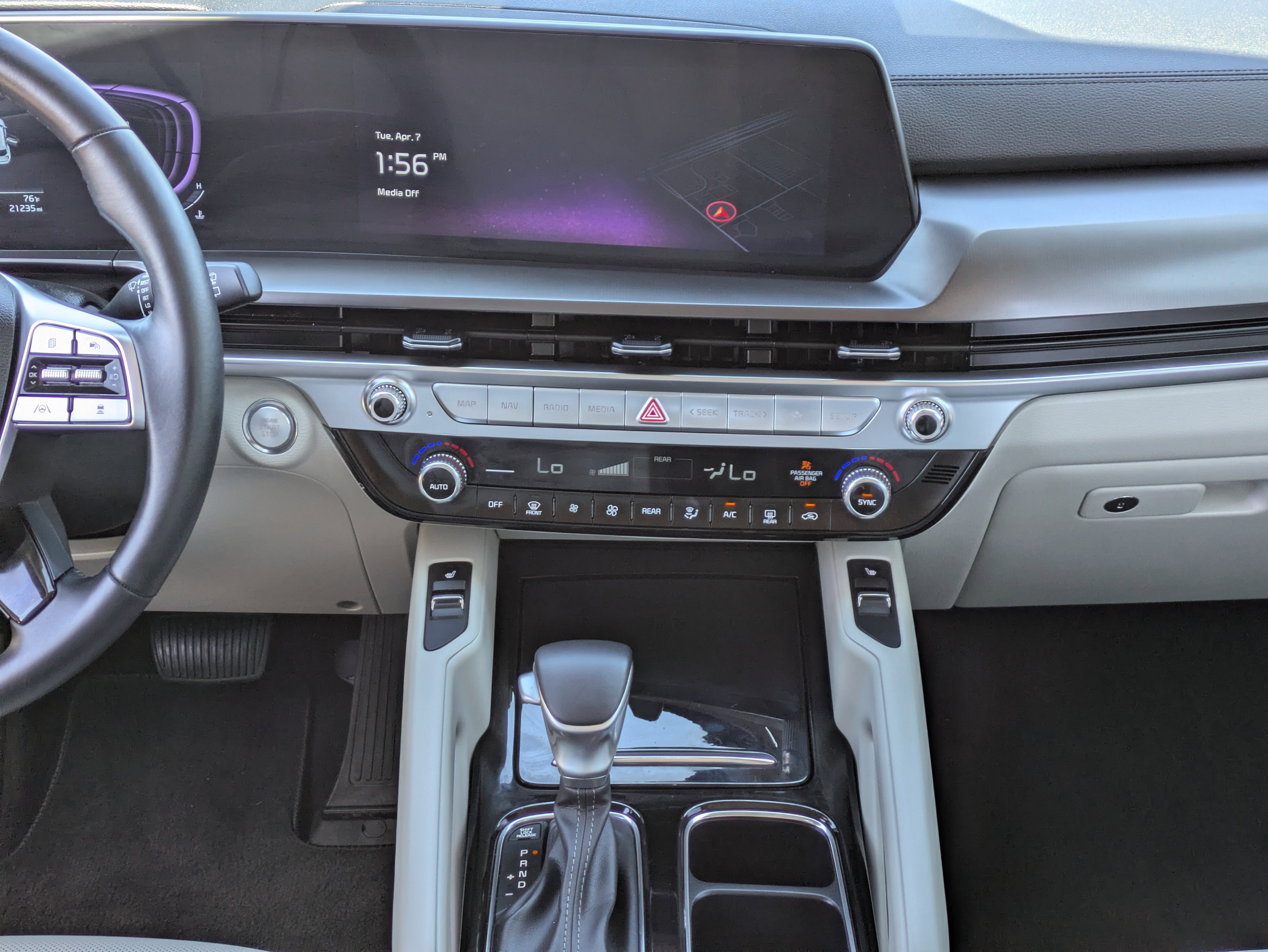 Used 2025 Kia Telluride S FWD image 17