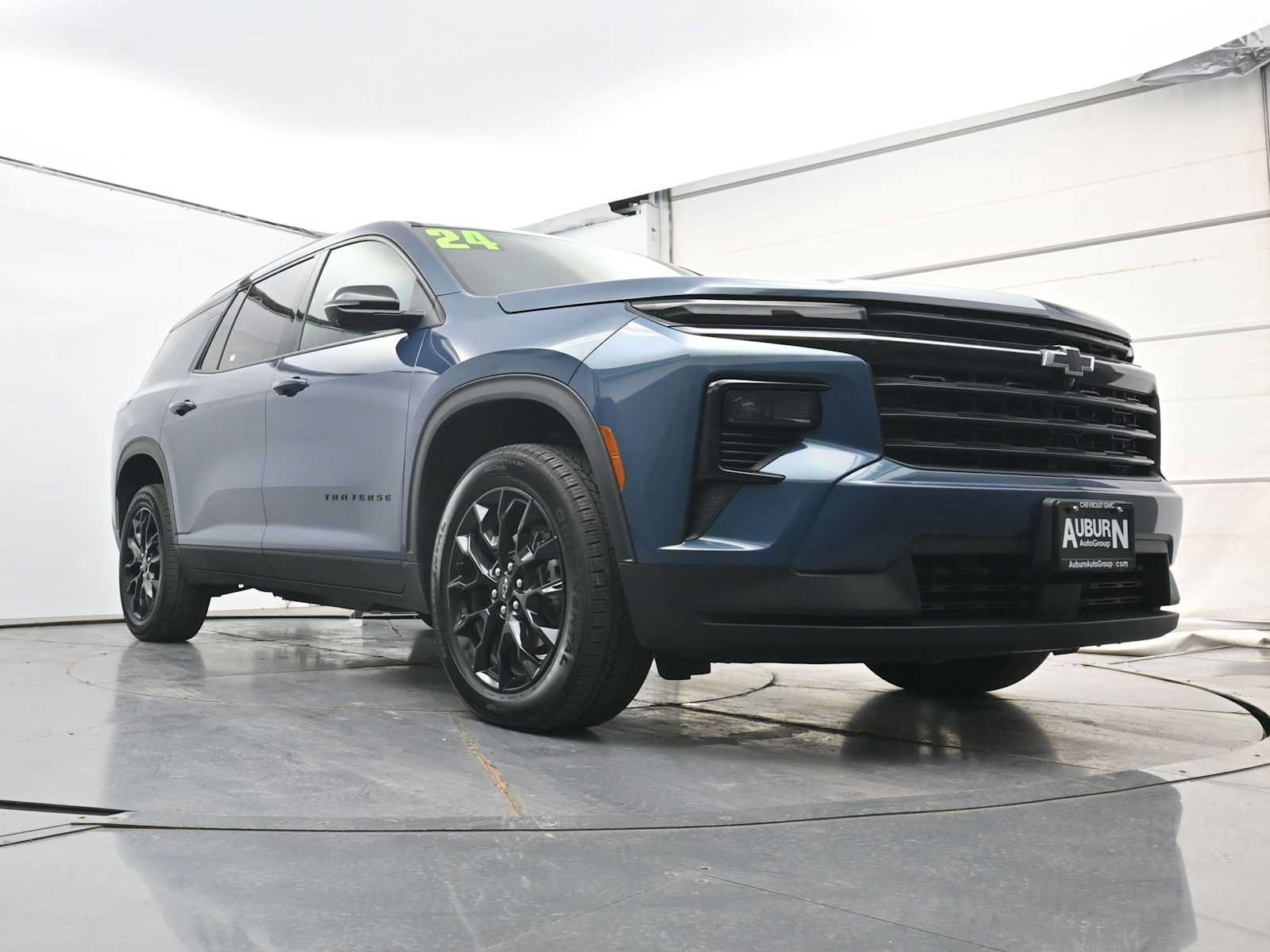 Used 2024 Chevrolet Traverse LT w/ Midnight/Sport Edition AWD/4WD image 21