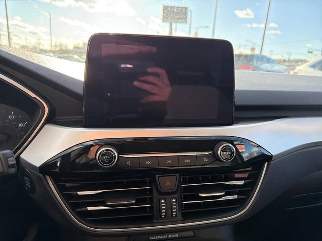 Used 2020 Ford Escape SE image 21