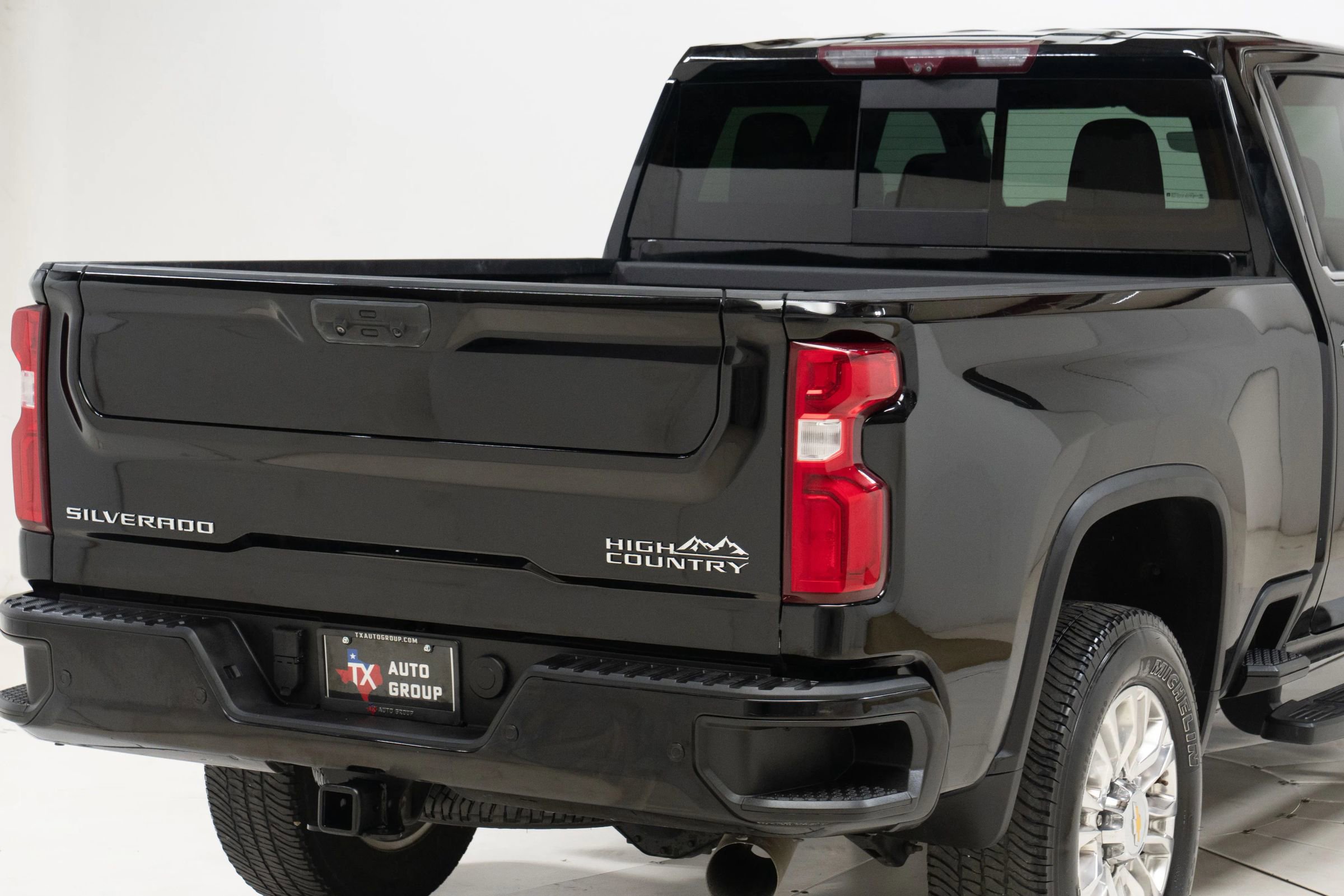 Used 2022 Chevrolet Silverado 2500 High Country w/ Technology Package image 17