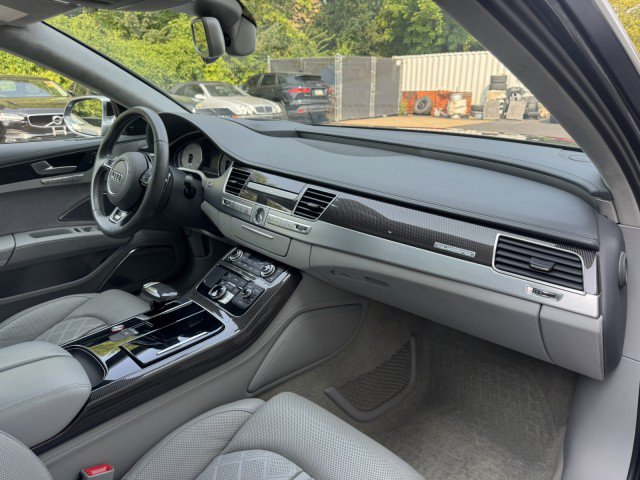 Used 2017 Audi S8 Plus AWD/4WD image 38