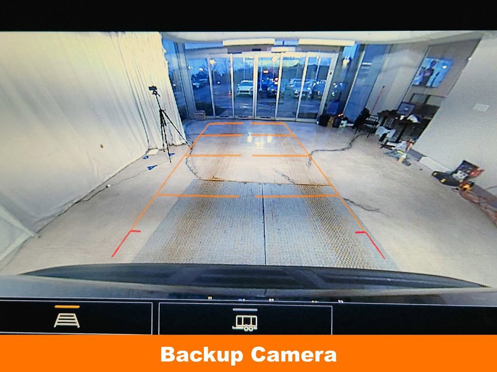 Used 2021 Chevrolet Suburban LS image 18