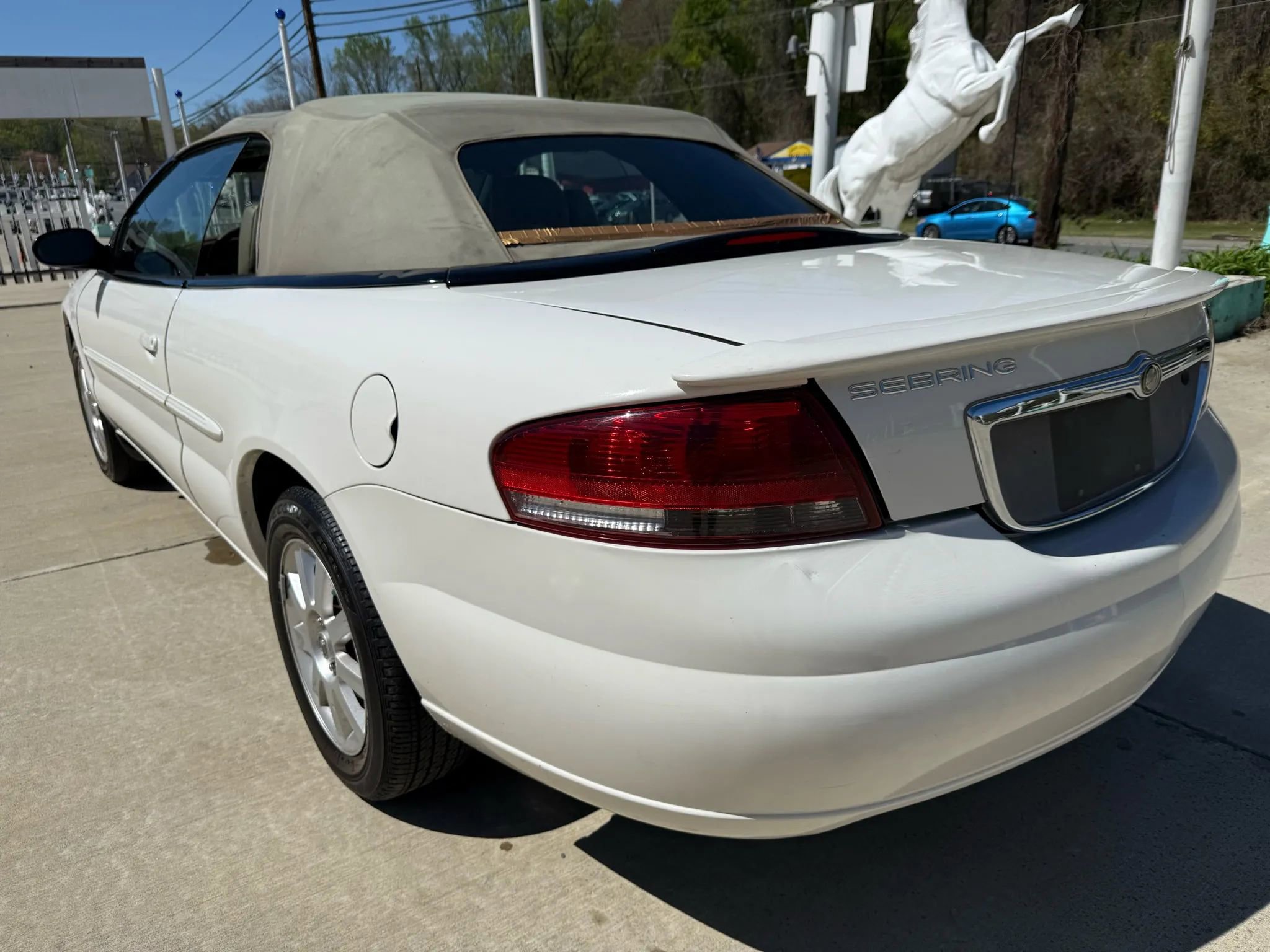 Used 2004 Chrysler Sebring GTC image 9