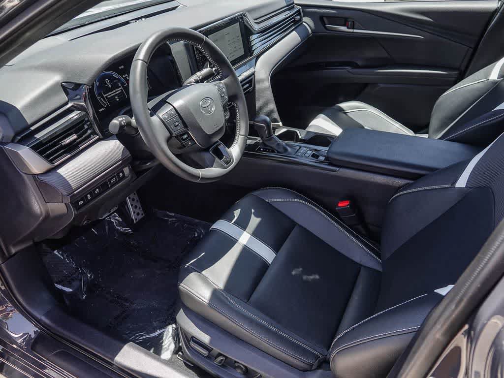 Used 2025 Toyota Camry SE FWD image 16