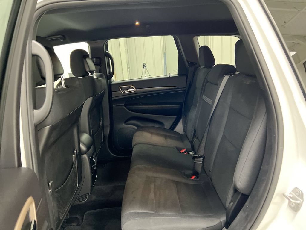 Used 2017 Jeep Grand Cherokee Laredo w/ Quick Order Package 2BE RWD image 22