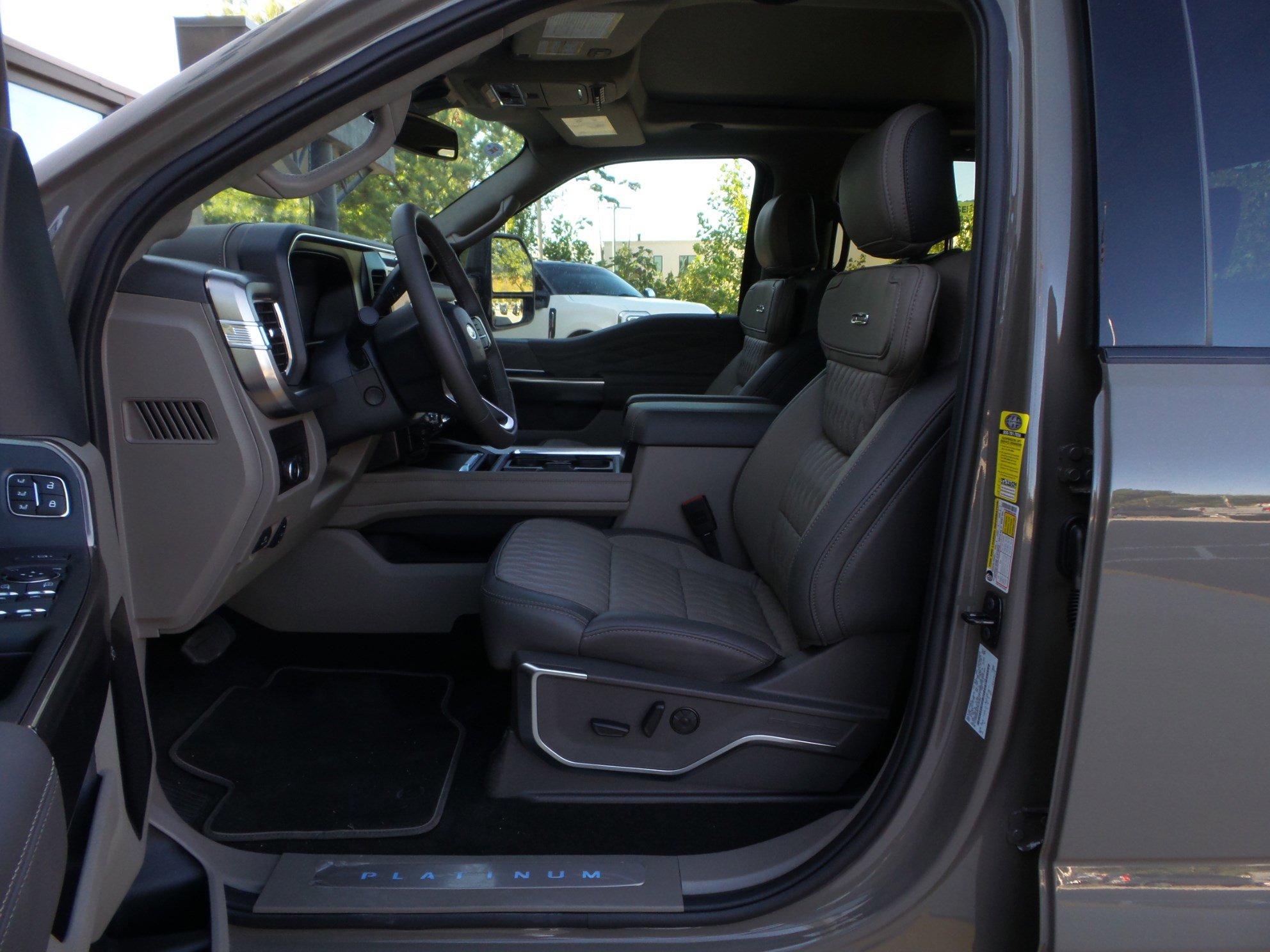 Used 2026 Ford F450 Platinum w/ Platinum Plus Package image 38