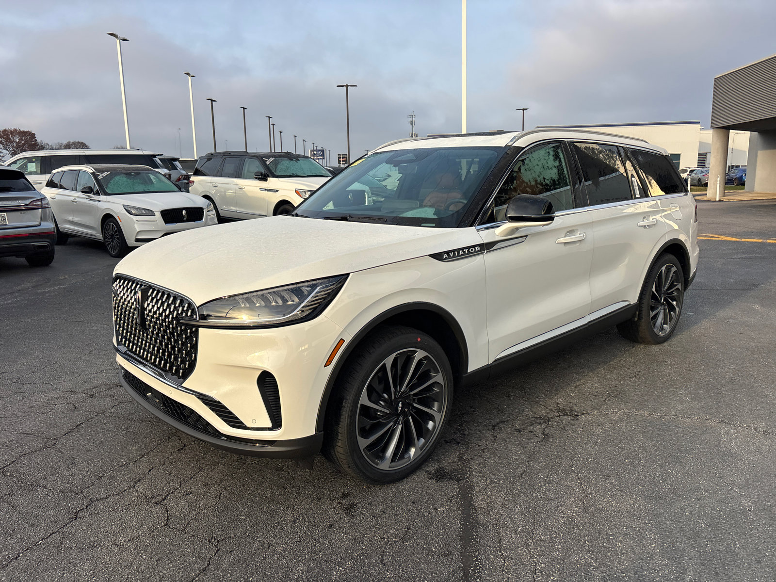 New 2026 Lincoln Aviator Reserve image 3