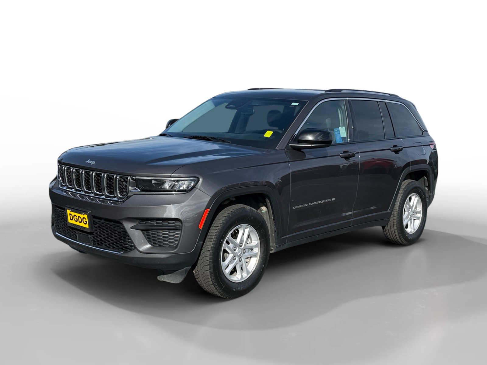 Used 2024 Jeep Grand Cherokee Laredo AWD/4WD image 1