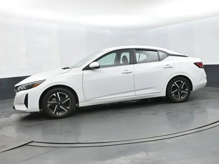 Used 2024 Nissan Sentra SV FWD image 5