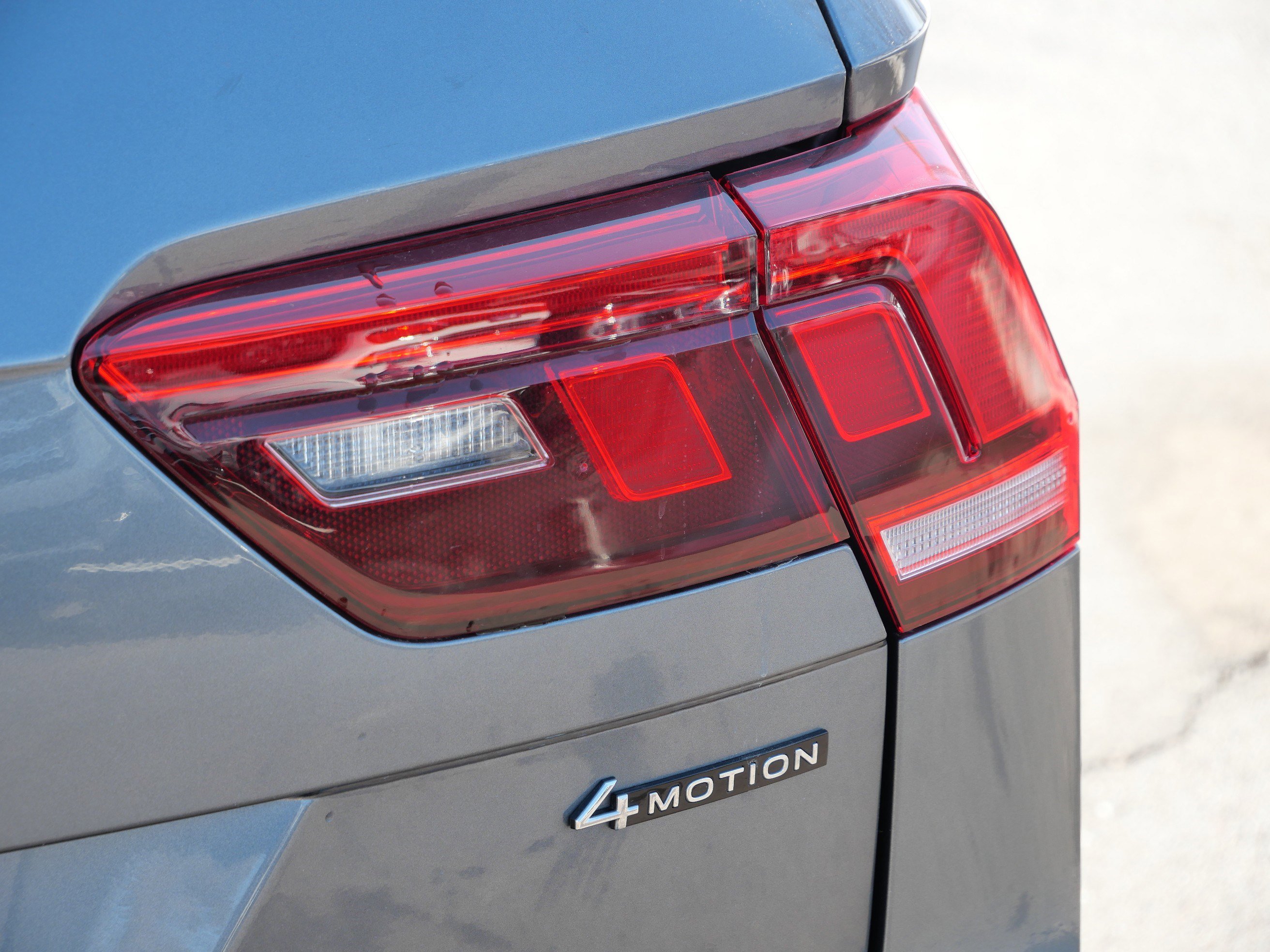 Certified 2023 Volkswagen Tiguan SE R-Line image 17