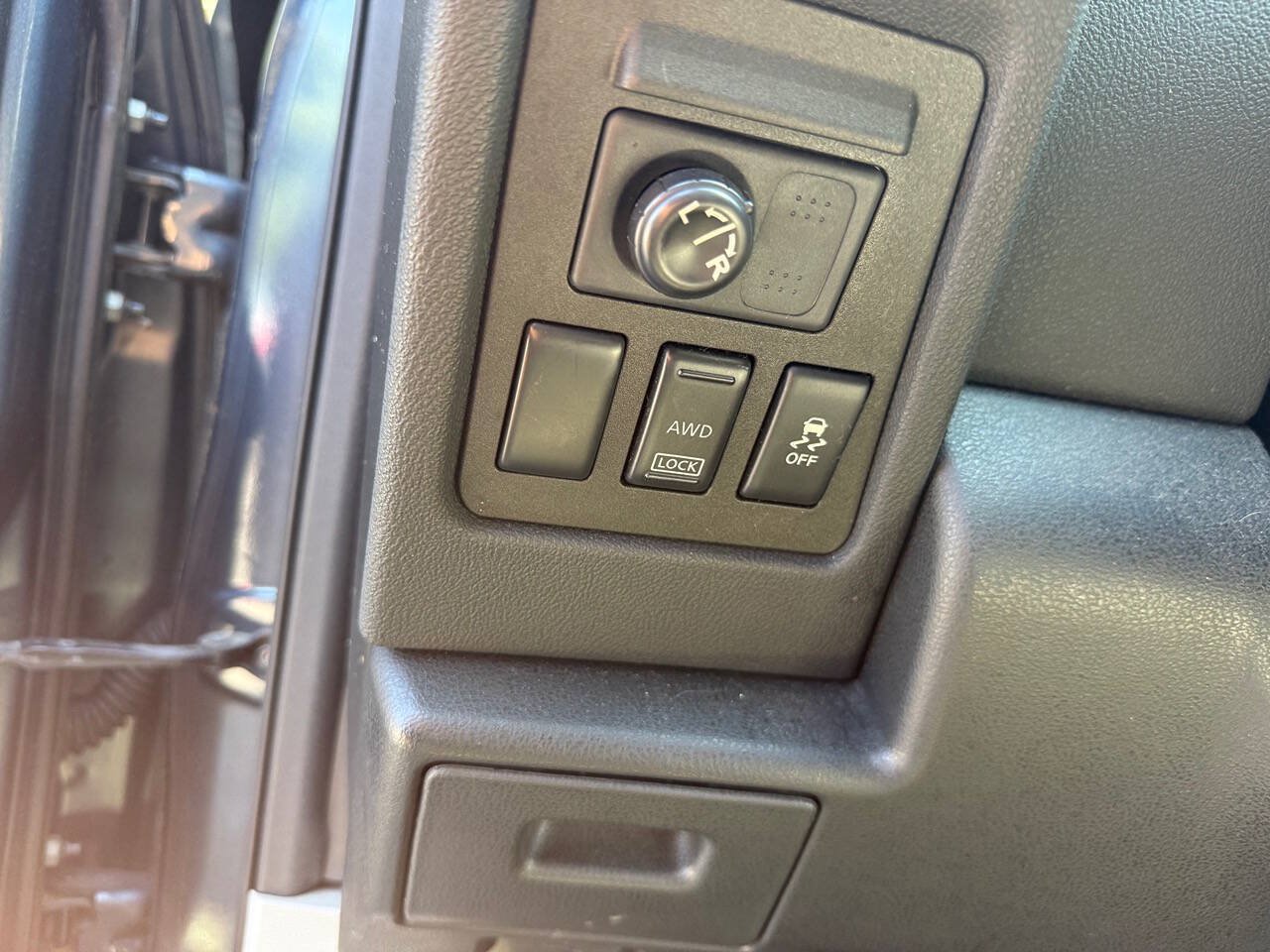 Used 2014 Nissan Rogue S w/ Convenience Package AWD/4WD image 24