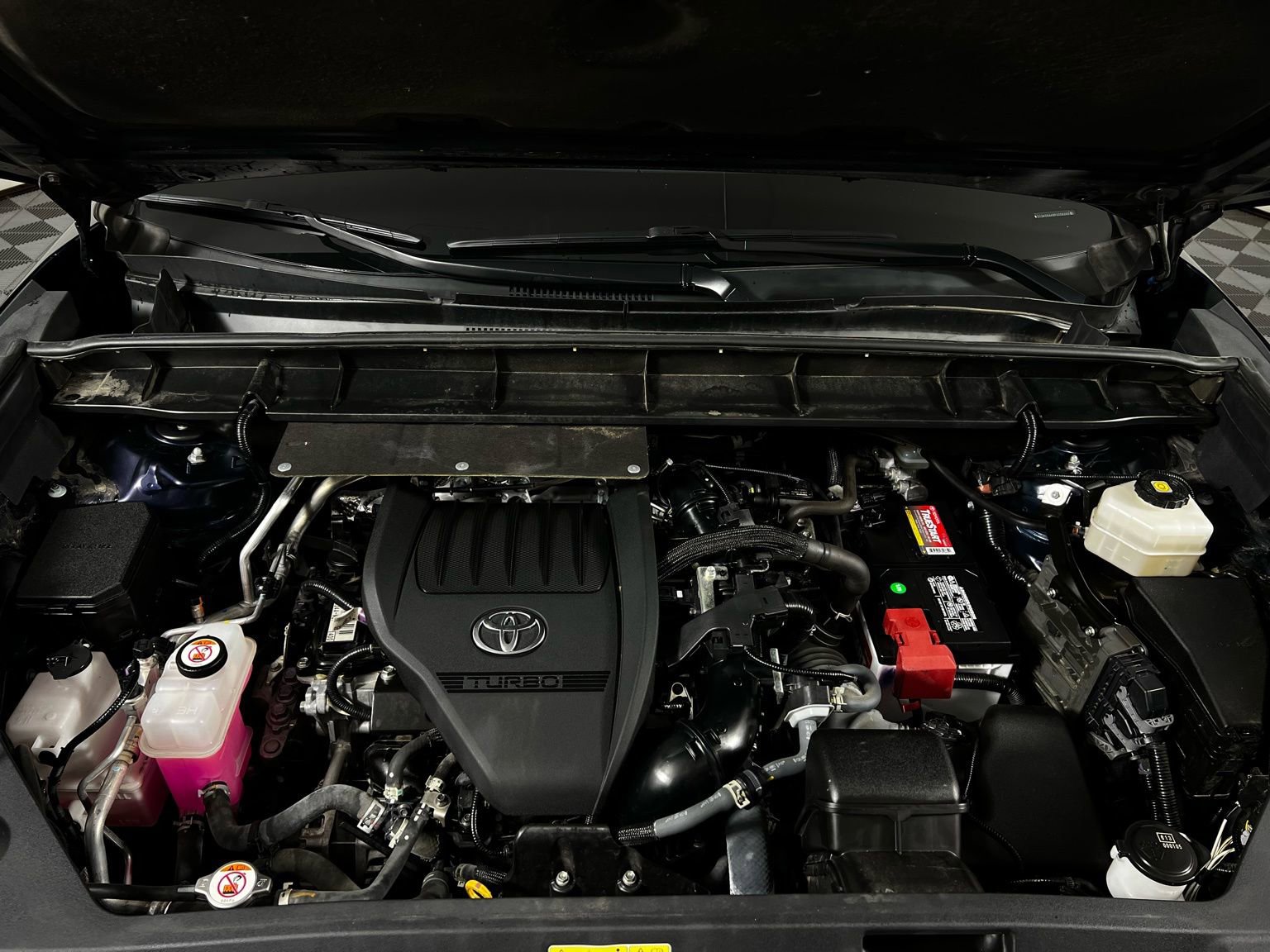 Used 2023 Toyota Highlander XLE image 8