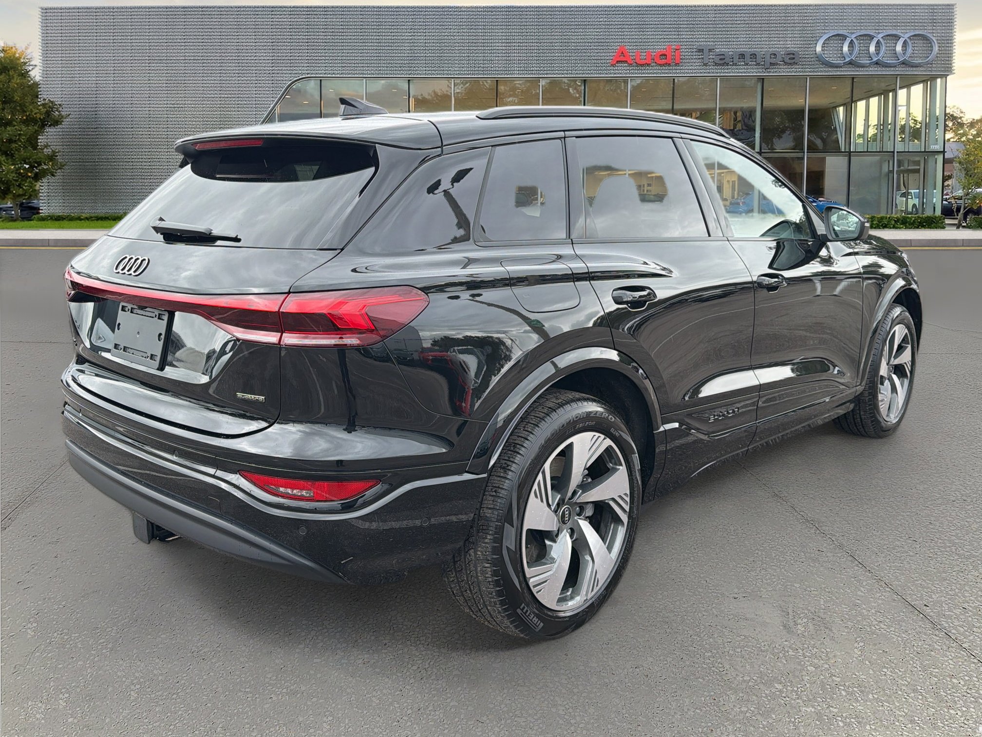 New 2025 Audi Q6 e-tron Premium Plus image 3