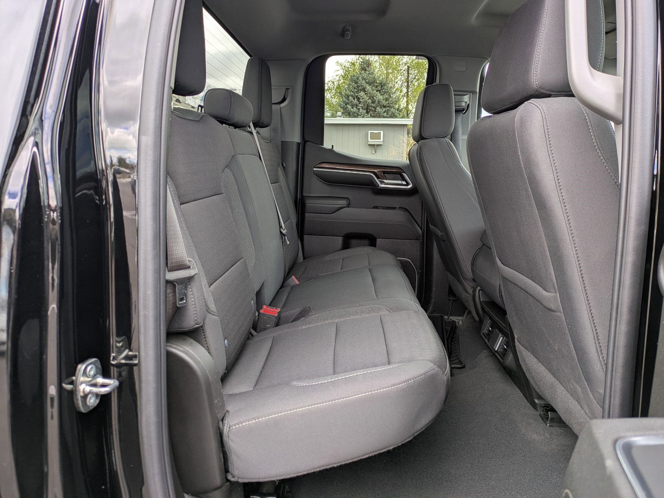 Used 2024 Chevrolet Silverado 1500 LT AWD/4WD image 32