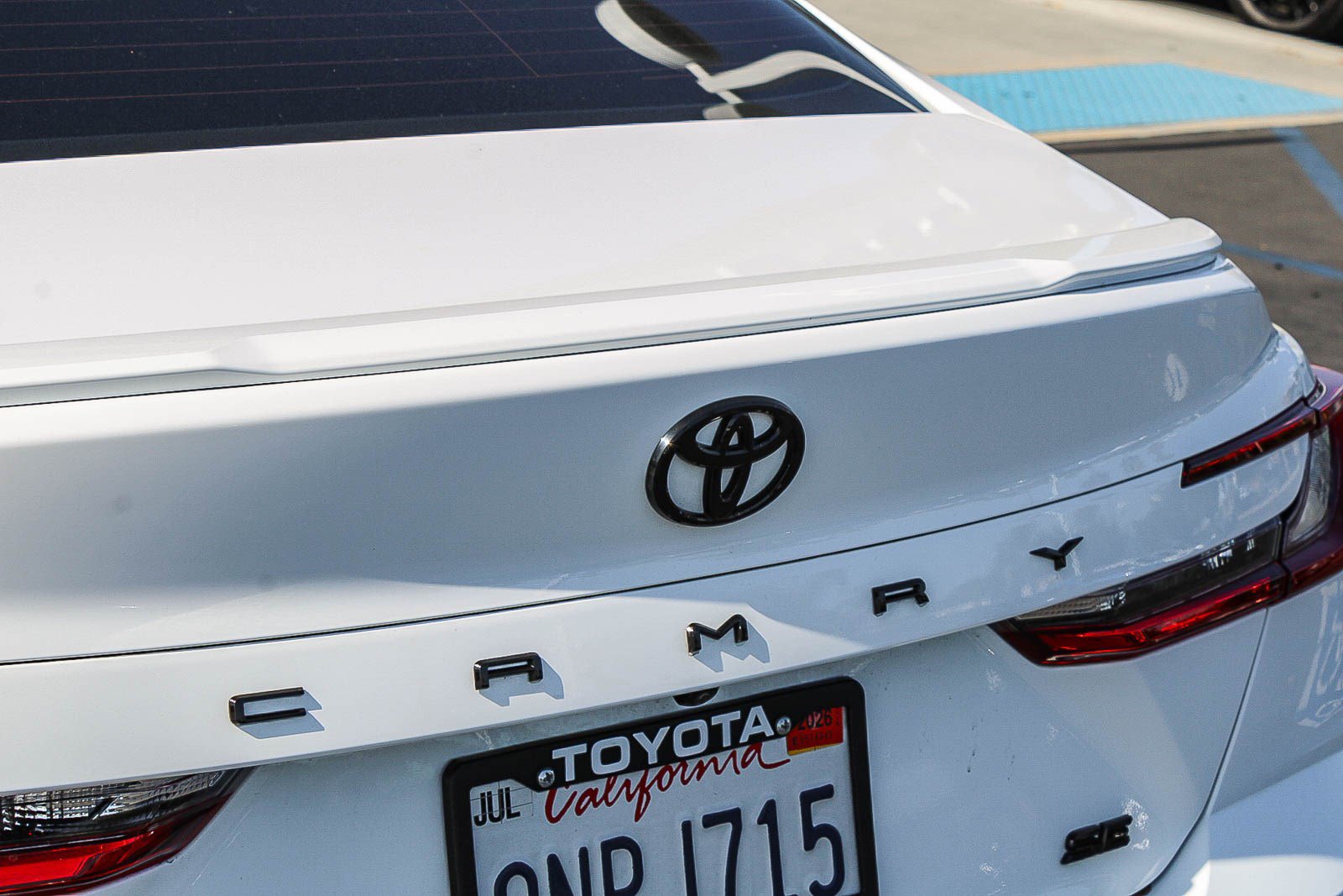 Used 2025 Toyota Camry SE w/ Convenience Package FWD image 12