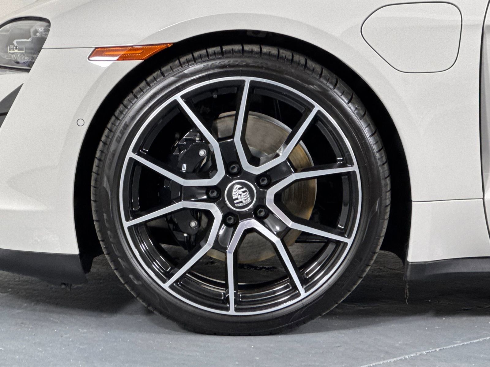 Certified 2024 Porsche Taycan 4S AWD/4WD image 33