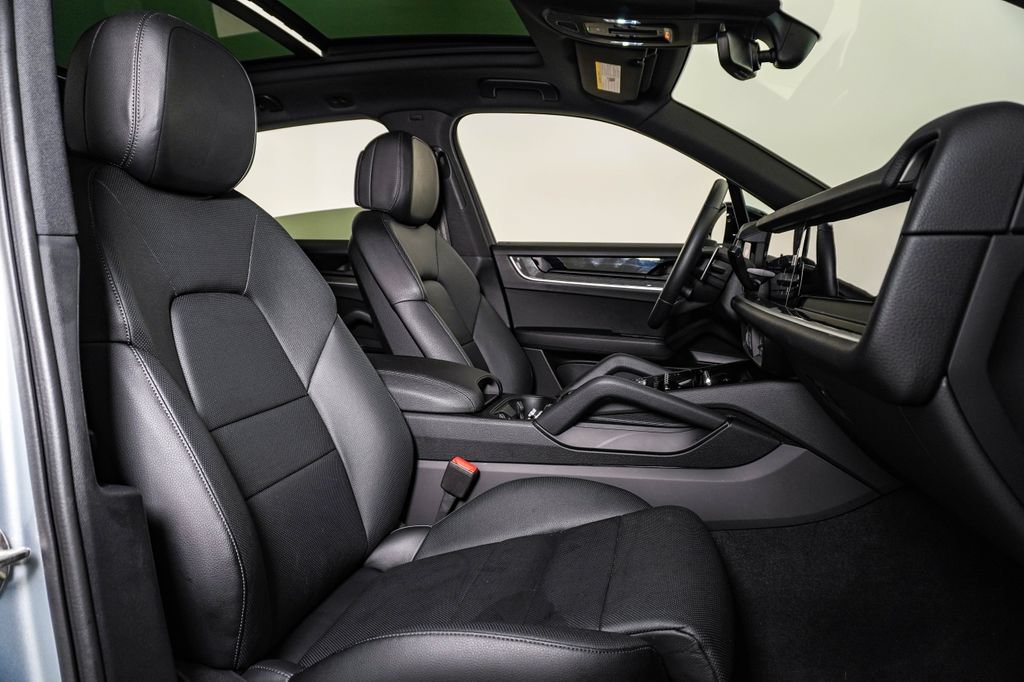 Certified 2026 Porsche Cayenne AWD/4WD image 15