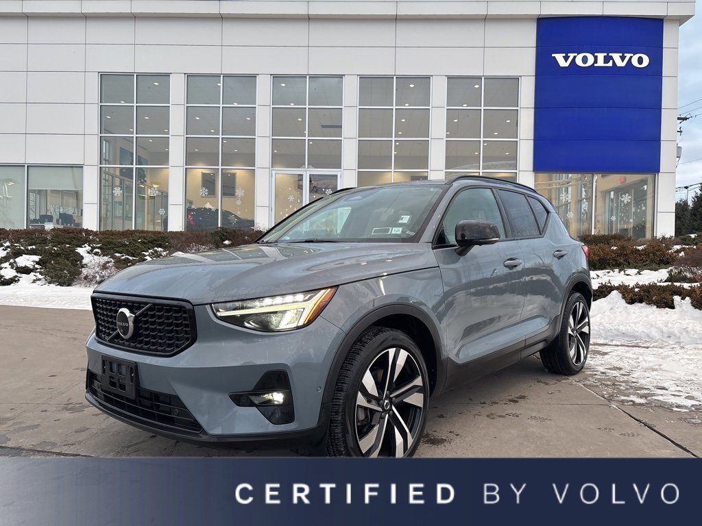 Certified 2023 Volvo XC40 B5 Plus w/ Protection Package Premier image 1