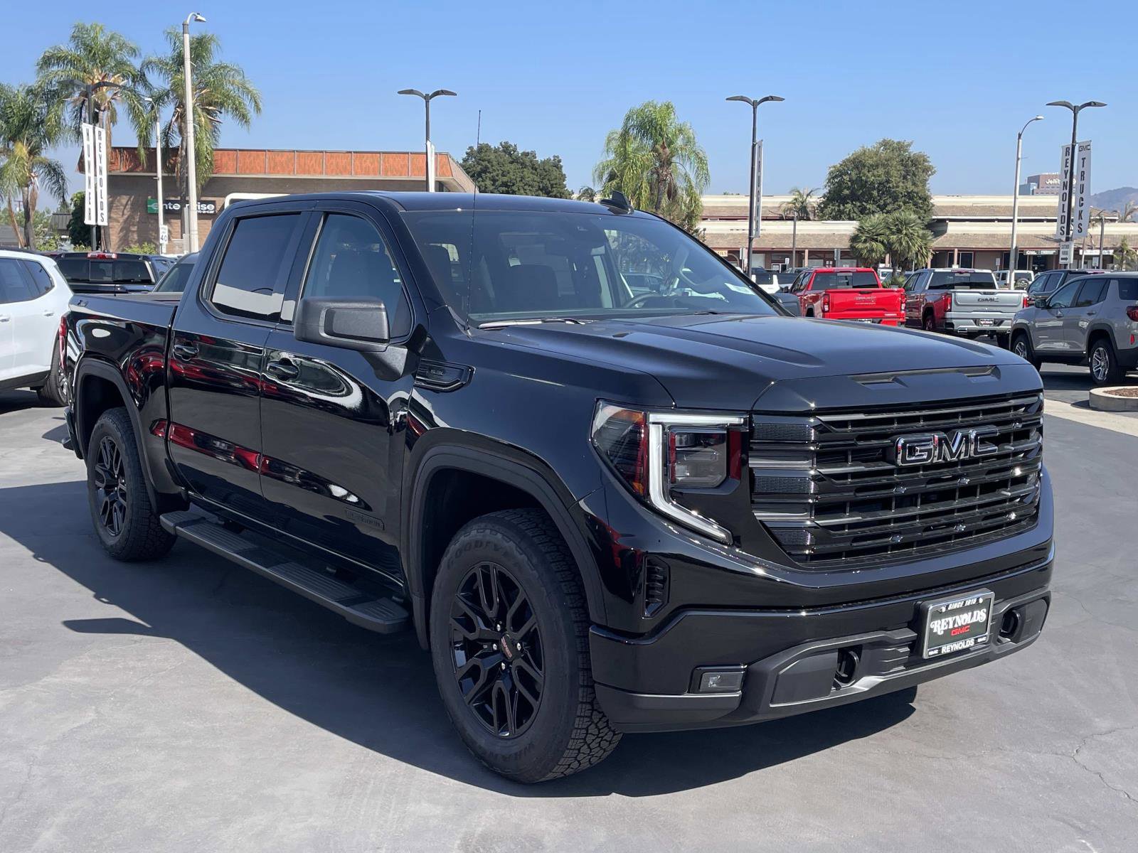 New 2026 GMC Sierra 1500 Elevation image 3