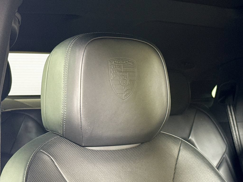 Certified 2024 Porsche Cayenne Coupe AWD/4WD image 25