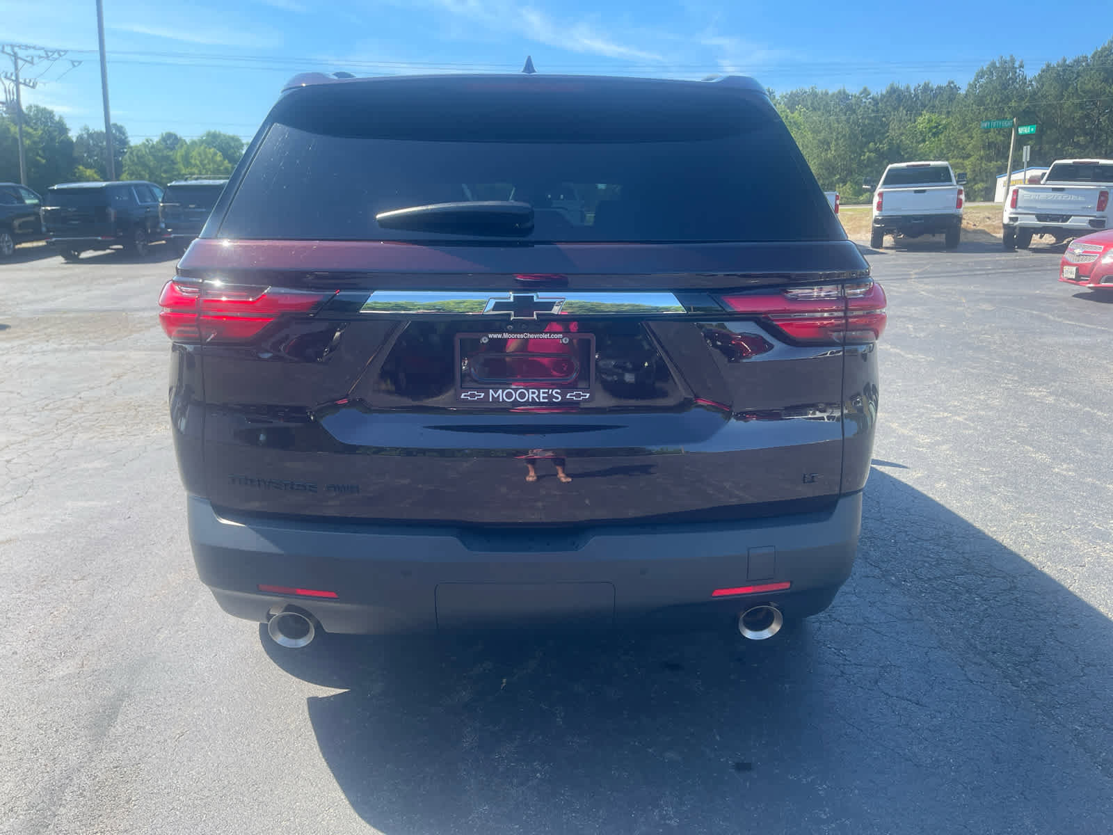 Used 2023 Chevrolet Traverse LT w/ Rear Camera Mirror Package AWD/4WD image 6
